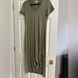 NWT Heartloom Maxi Dress